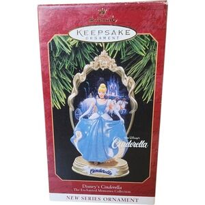 Hallmark‎ Keepsake 1997 Disney Cinderella Enchanted Memories Ornament QXD4045